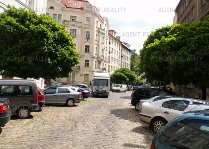 Pronájem pěkného rekonstruovaného bytu 1+kk, 25m2 v Praze 10-Vršovice