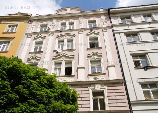 Pronájem pěkného rekonstruovaného bytu 1+kk, 25m2 v Praze 10-Vršovice