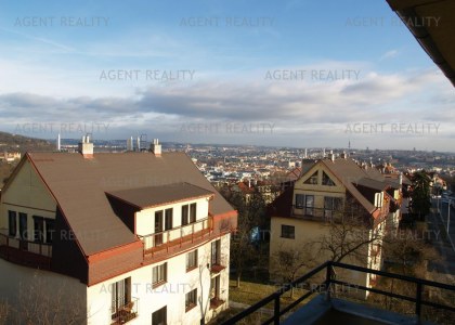 Pronájem moderního bytu 2+kk,65m2 s balkony a výhledem na Prahu v obytném domě P5-Smíchov.