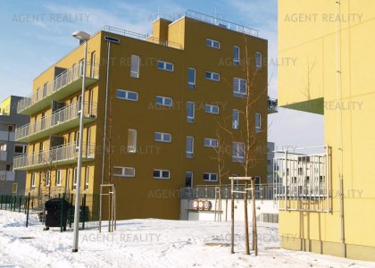 Pronájem pěkného bytu 1+kk,32m2 s balkonem v zabydlené novostavbě Praha - Uhříněves.
