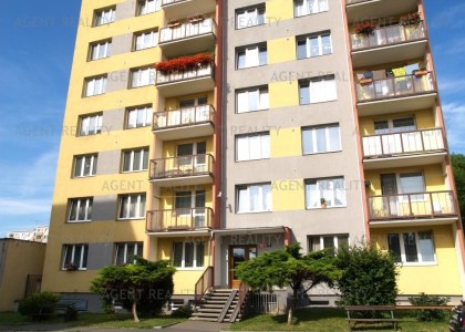 Pronájem pěkného zařízeného bytu 3+1 v oblíbené lokalítě Praha 6 - Liboc 