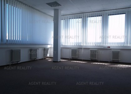 Pronájem kanceláří o celkové velikosti 430m2 v administrativní budově Praha 10-Strašnice.