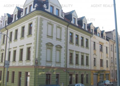 Pronájem pěkného bytu 1+1,40m2 v činžovním domě s výtahem,P6-Střešovice.
