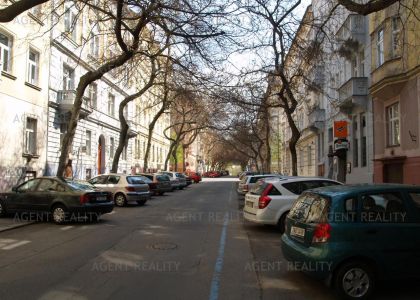Pronájem velkého bytu 3+1,111m2 v činovním domě P2-Vinohrady.
