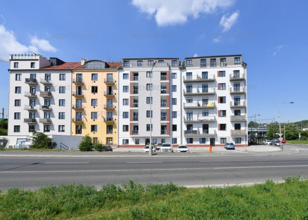 Pronájem bytu 1+kk, 36m2, ulice V Závětří P7 - Holešovice