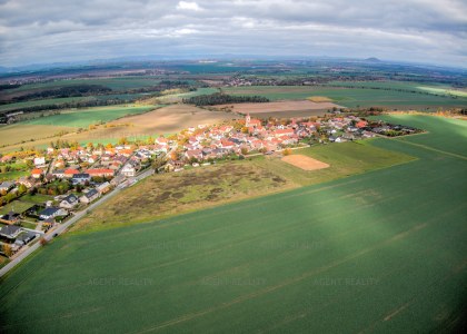 Prodej stavebního pozemku 186/68, 842m2, Slaný - Dolín