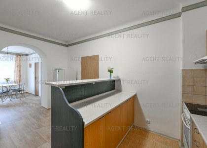 Pronájem bytu 2+1, 70 m2, ulice Karlovarská P6-Řepy.