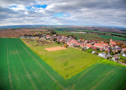 Prodej stavebního pozemku 186/81, 827m2, Slaný - Dolín