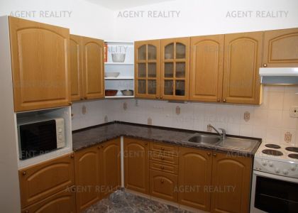 Pronájem bytu 3+kk, 80 m2 se zimní zahradou v novostavbě u stanice M Želivského v P10- Vinohrady.