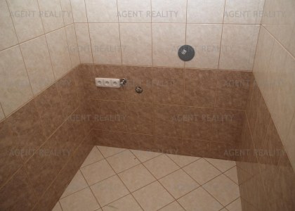 Pronájem velkého bytu 5+kk ve viladomě novostavby s garáží a zahradou P6-Ruzyně.