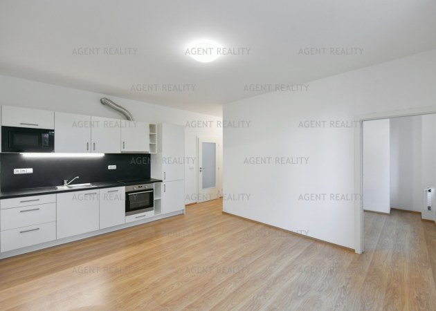 Pronájem bytu 2+KK, 44m2, ulice V Závětří, Praha 7 - Holešovice