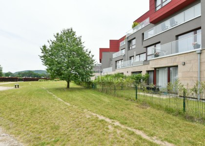 Prodej bytu 1+kk, 43,9 m2 + parkovací stání 13 m2, ulice Na Veselou, Beroun, Česká Republika