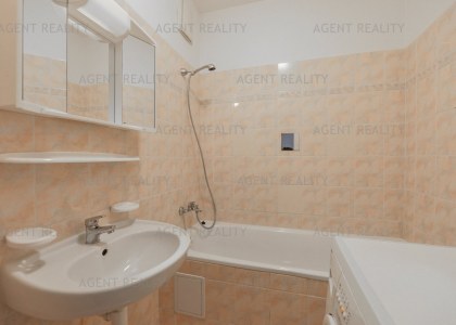 Pronájem bytu 1+kk, 28 m2, ulice Hnězděnská, Praha 8 - Troja