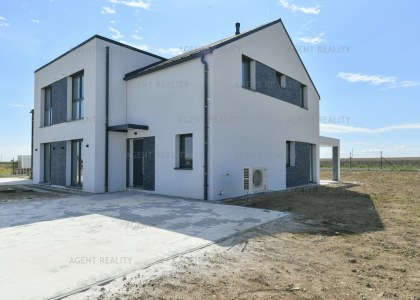 Prodej bytového domu , 2x, 5+kk, 141m2, Slaný - Dolín