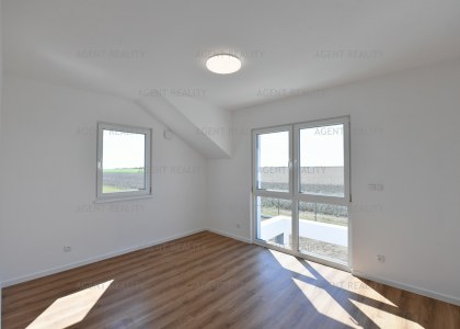 Prodej bytového domu , 2x, 5+kk, 141m2, Slaný - Dolín