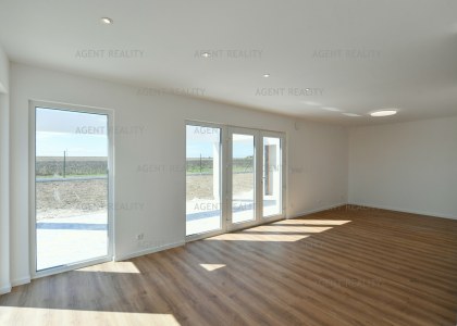 Prodej bytového domu , 2x, 5+kk, 141m2, Slaný - Dolín