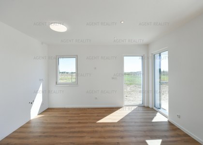 Prodej bytového domu , 2x, 5+kk, 141m2, Slaný - Dolín
