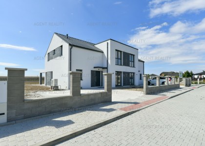 Prodej bytového domu , 2x, 5+kk, 141m2, Slaný - Dolín