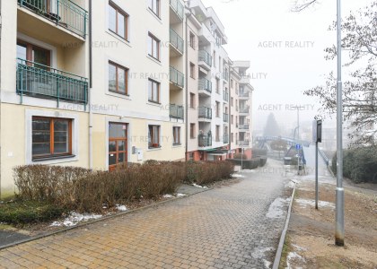 Pronájem bytu 2+kk, 57m2 s balkonem, ulice Slavníkova, Praha - Břevnov