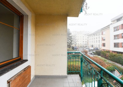 Pronájem bytu 2+kk, 57m2 s balkonem, ulice Slavníkova, Praha - Břevnov