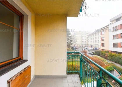 Pronájem bytu 2+kk, 57m2 s balkonem, ulice Slavníkova, Praha - Břevnov