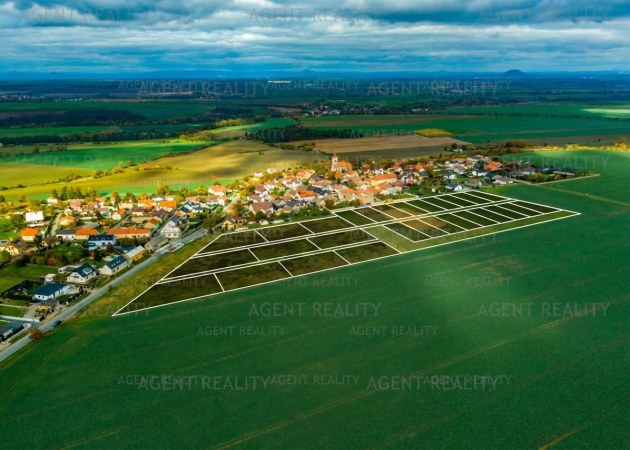 Prodej stavebního pozemku 186/87, 800 m2, Slaný - Dolín
