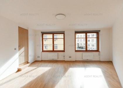Pronájem nového bytu 3+kk, 56 m2 v rekonstruovaném domě v oblibené lokalitě Břevnov.