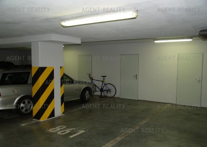 Prodej pěkného bytu 3+kk, 72m2 s terasou 36m2 a předzahrádkou 131m2 a garáží v P6-Řepy